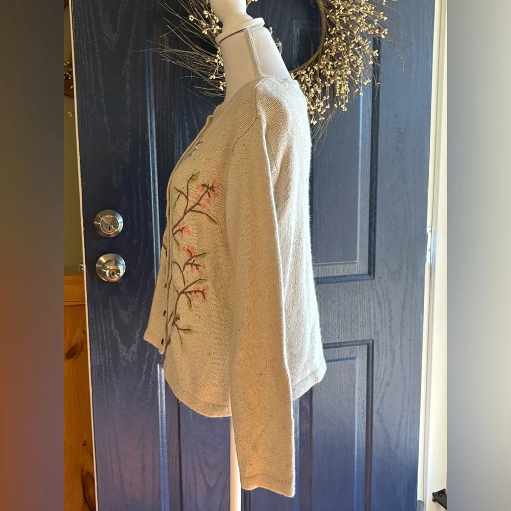 Vintage Silk Blend cream button-up Cardigan w/ Embroidered Birds and Flowers L - Picture 3 of 15